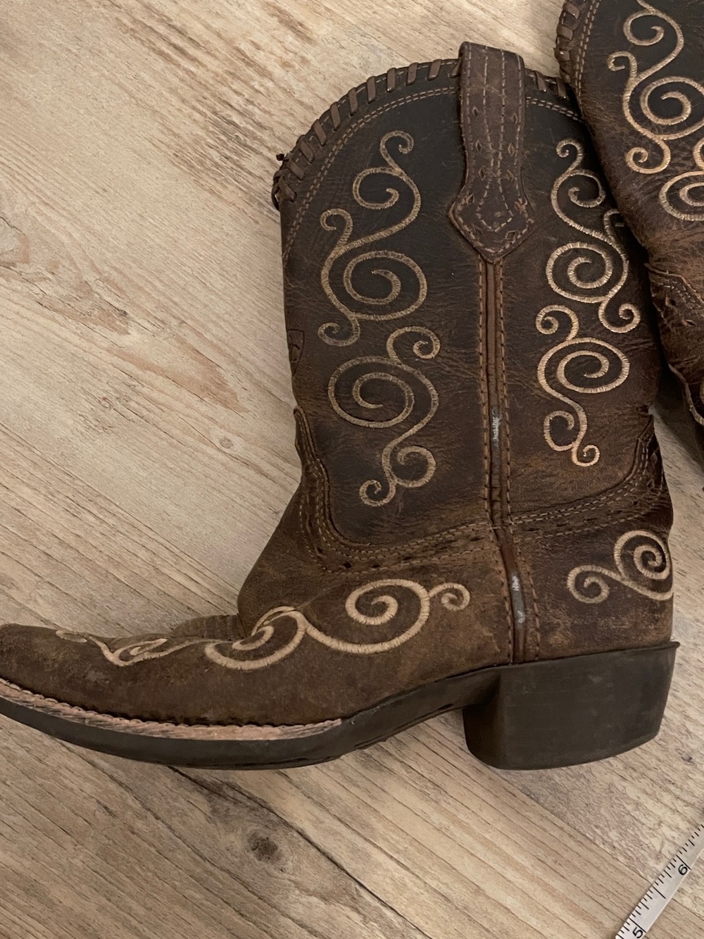Ariat Brown Western Heeled Boots with Cream Embroidery